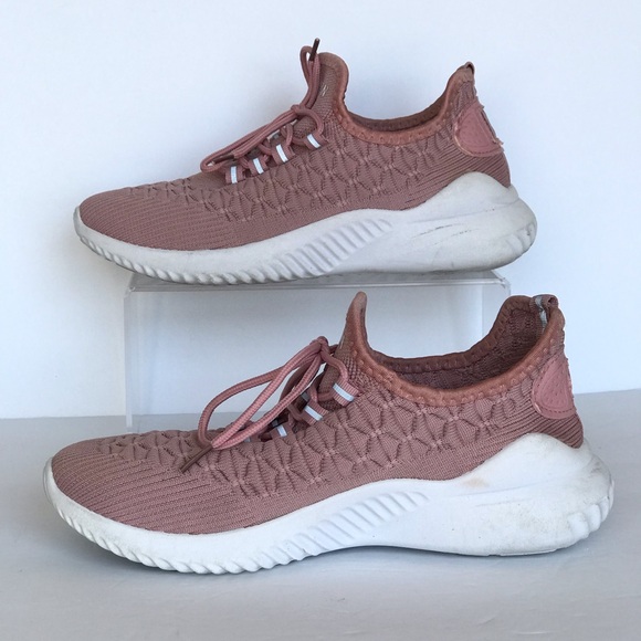 Danskin Scalloped Knit Pink Stunt Lace Up Sneaker Women's size 8.5 Vegan Textile - Picture 1 of 14